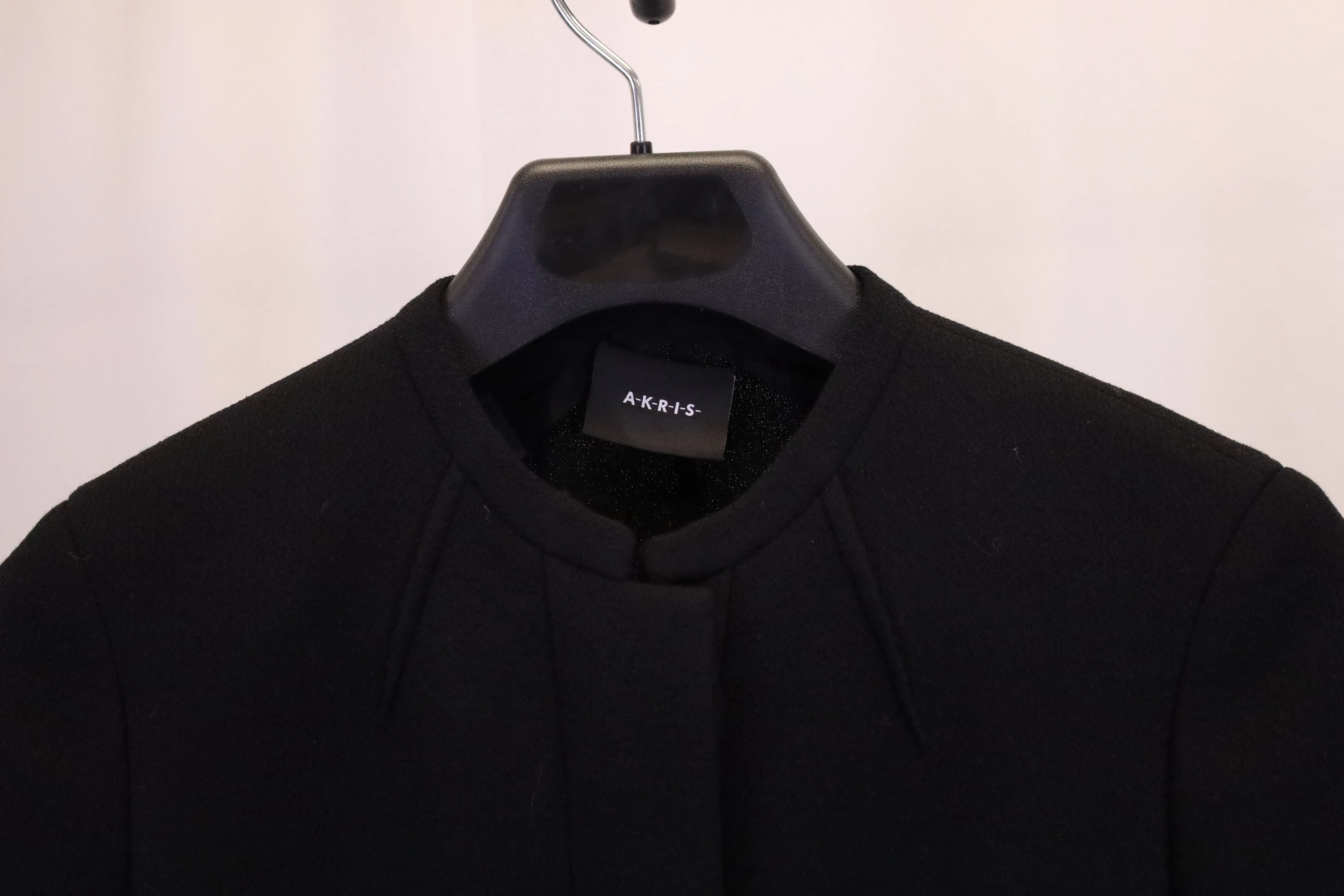 Akris Abadin Round Neck Short Waist Jacket in Black Wool