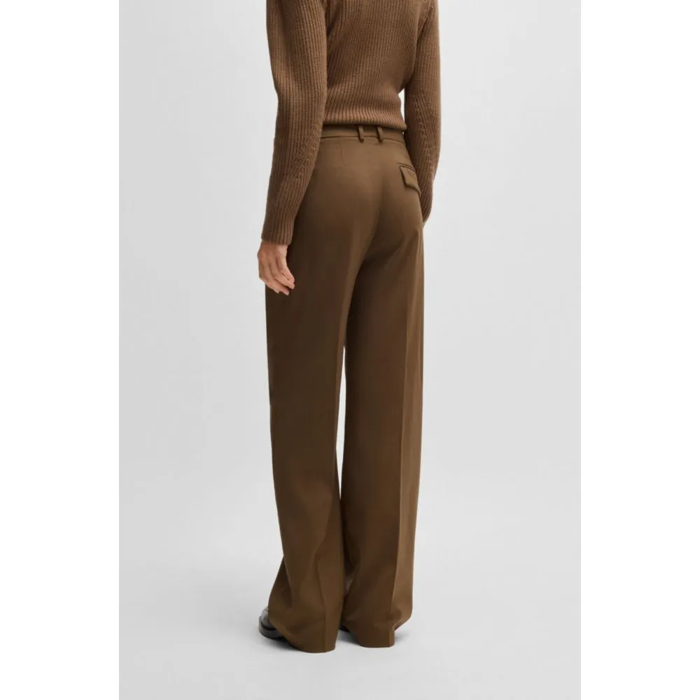 Straight-leg trousers in wool