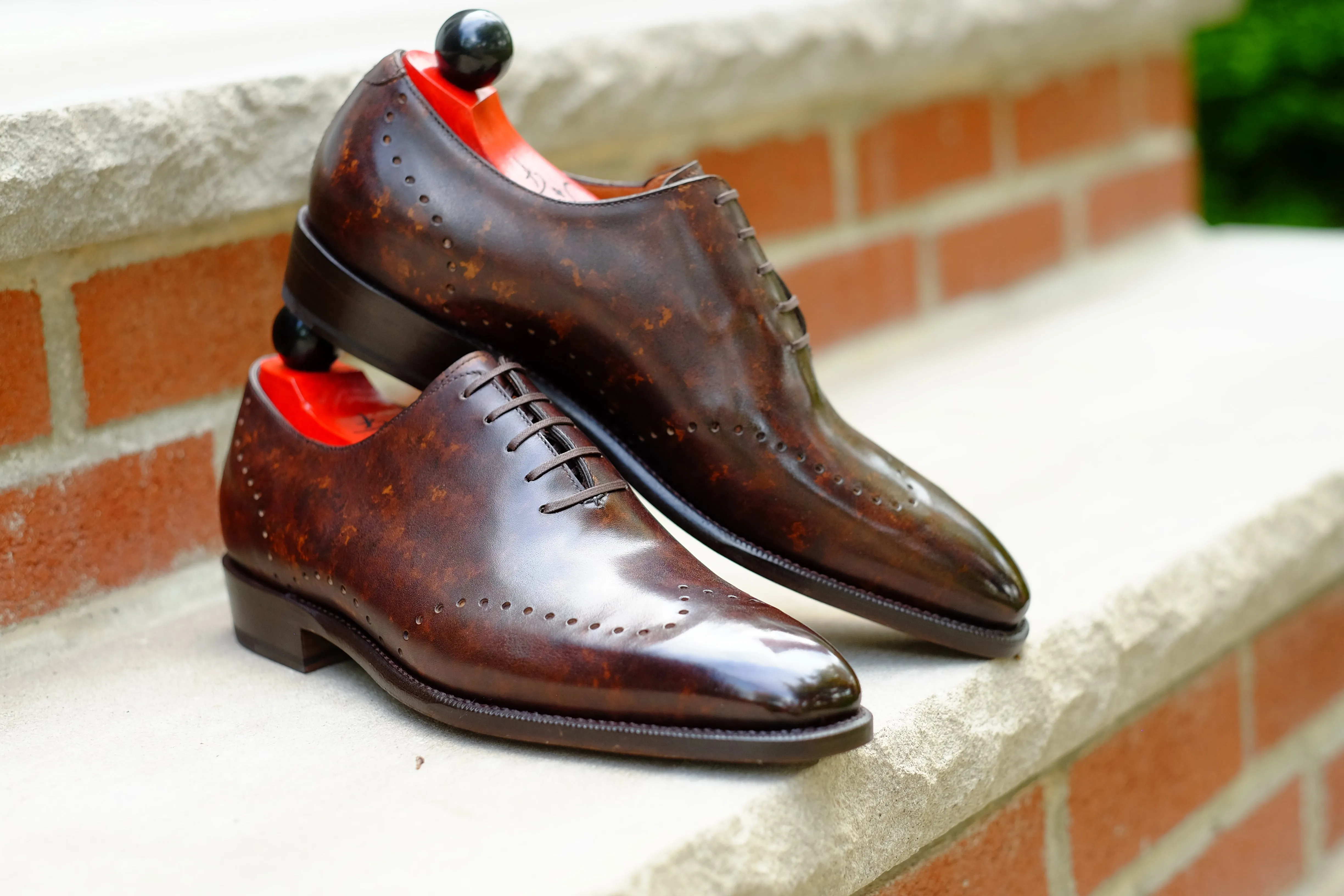 Tony II - Dark Brown Marble Patina - PRE ORDER