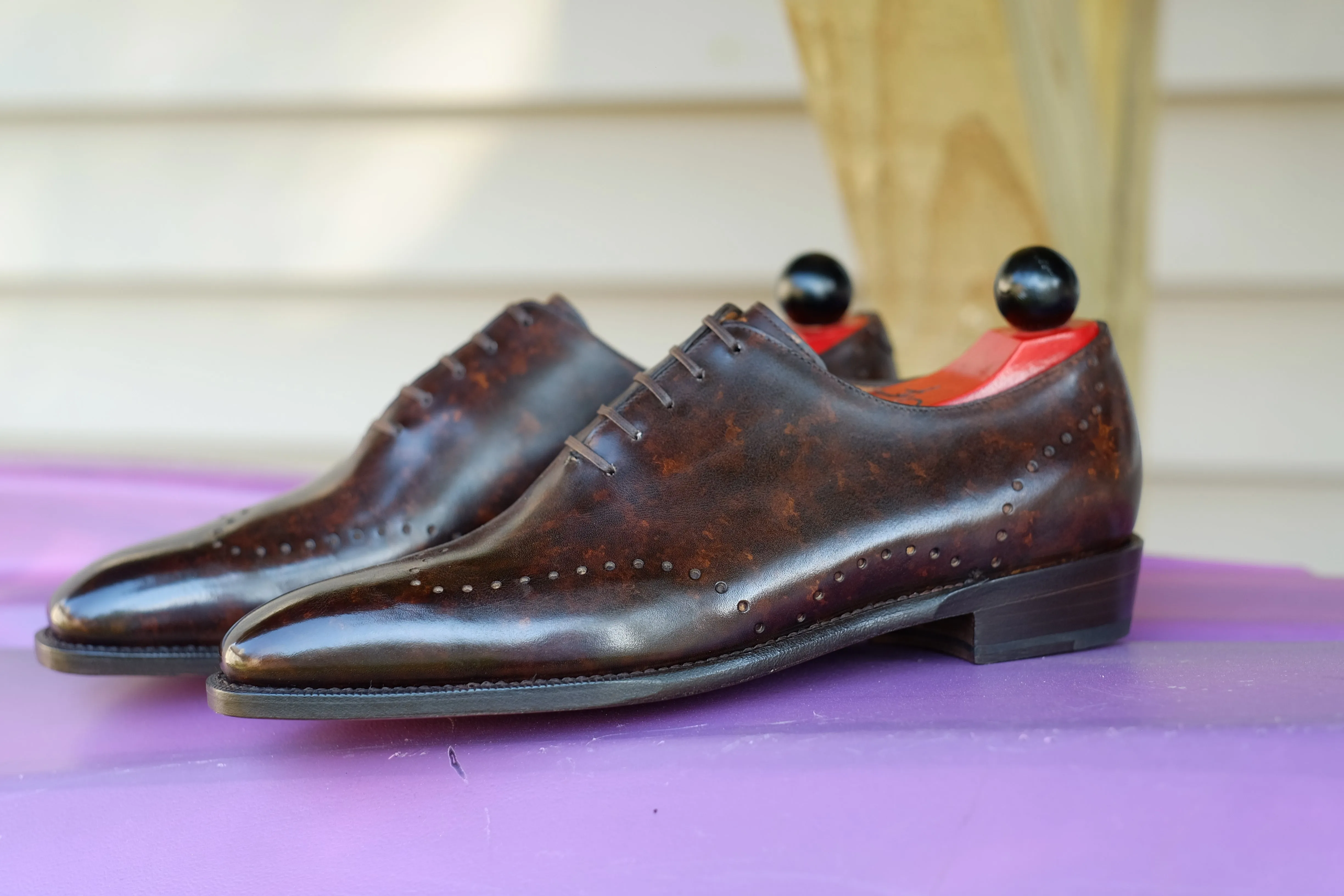 Tony II - Dark Brown Marble Patina - PRE ORDER