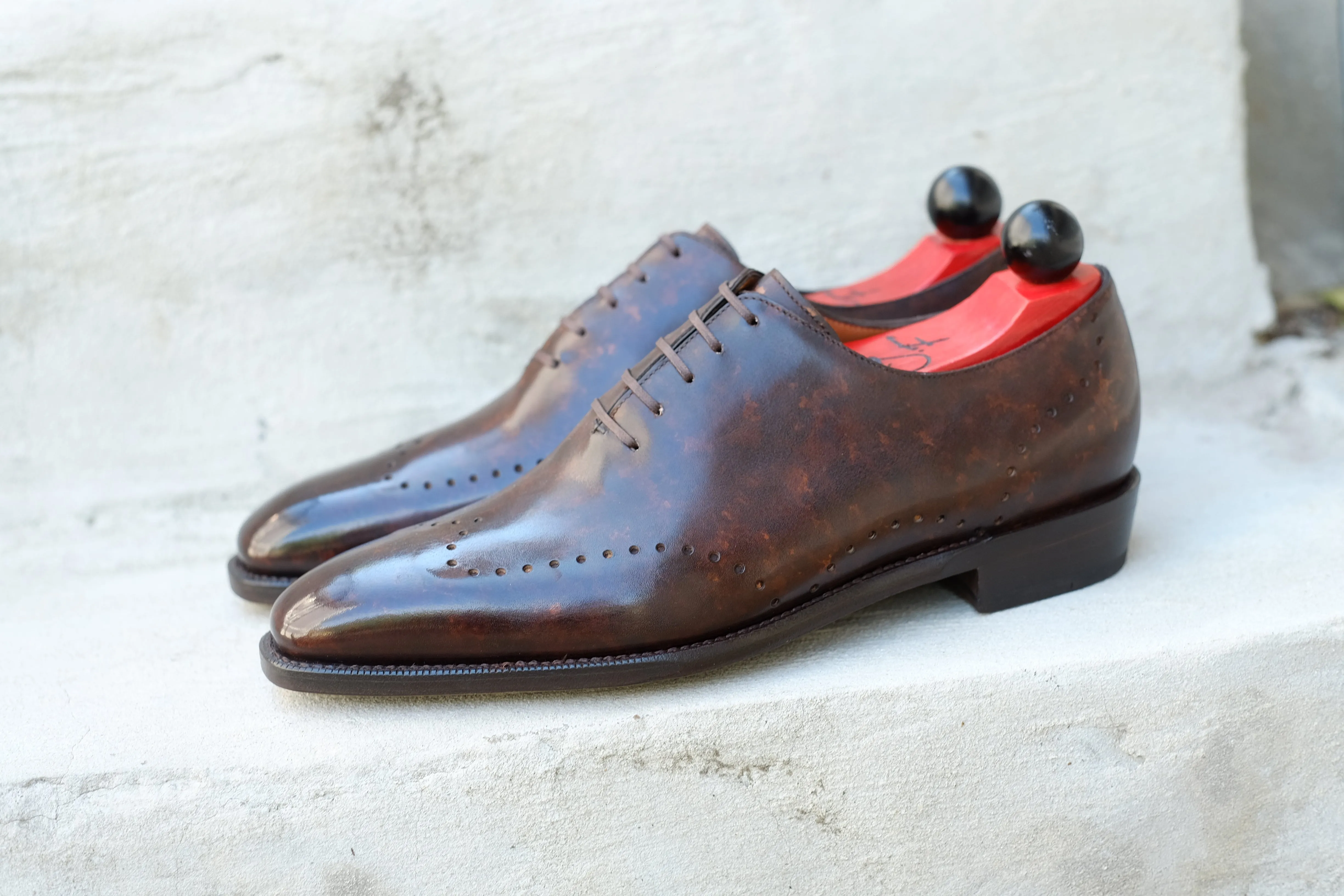 Tony II - Dark Brown Marble Patina - PRE ORDER