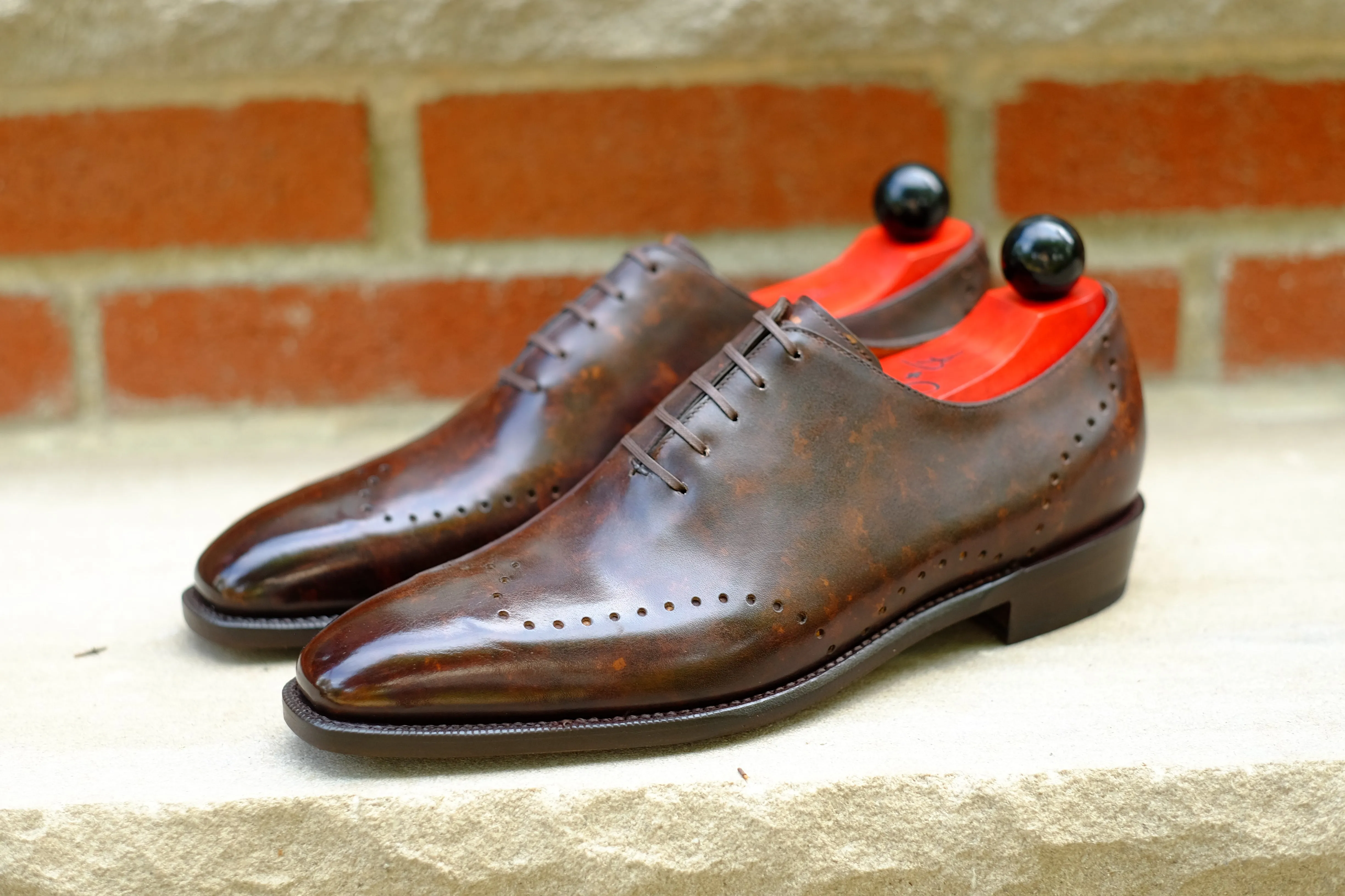 Tony II - Dark Brown Marble Patina - PRE ORDER
