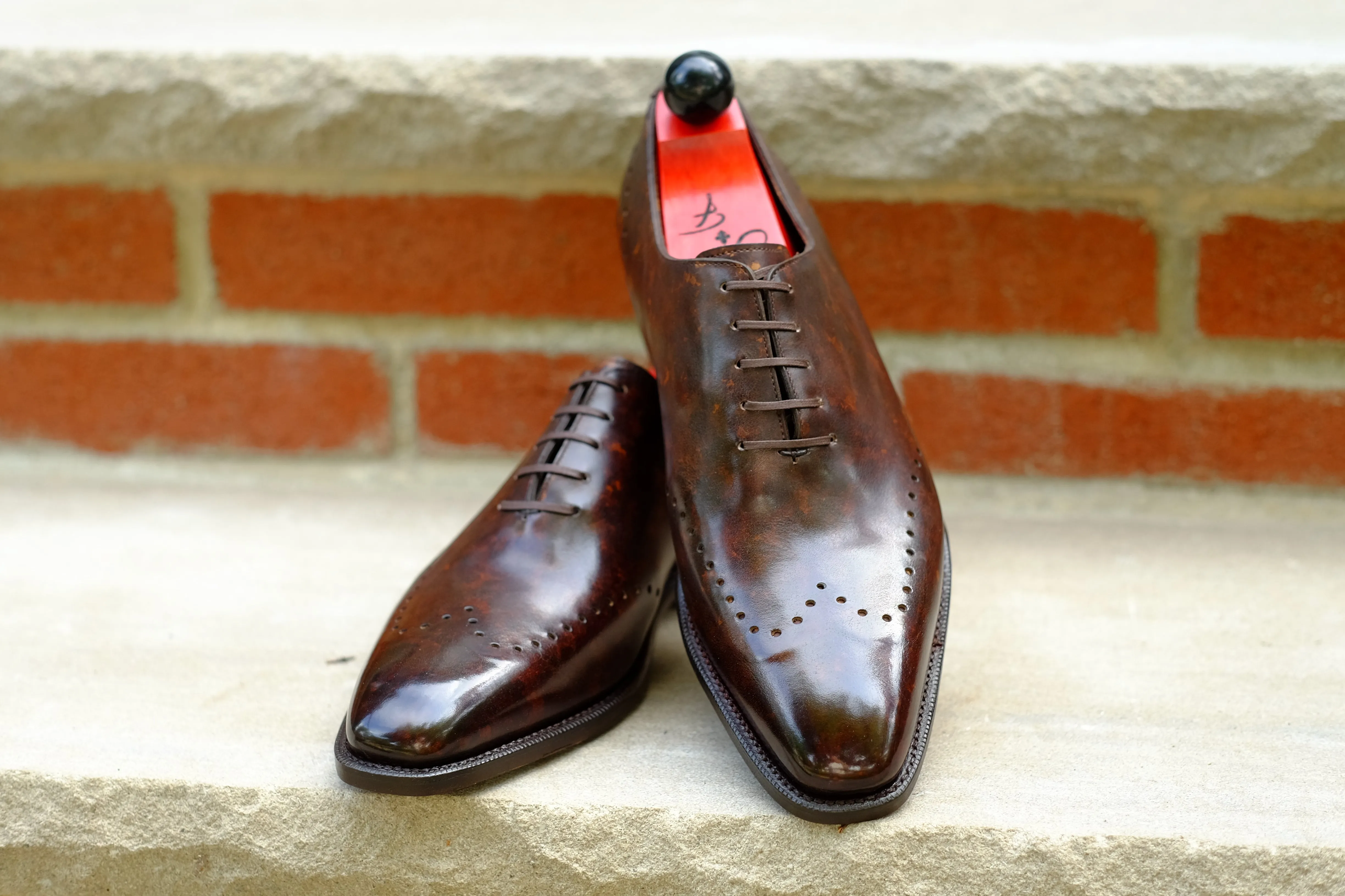 Tony II - Dark Brown Marble Patina - PRE ORDER