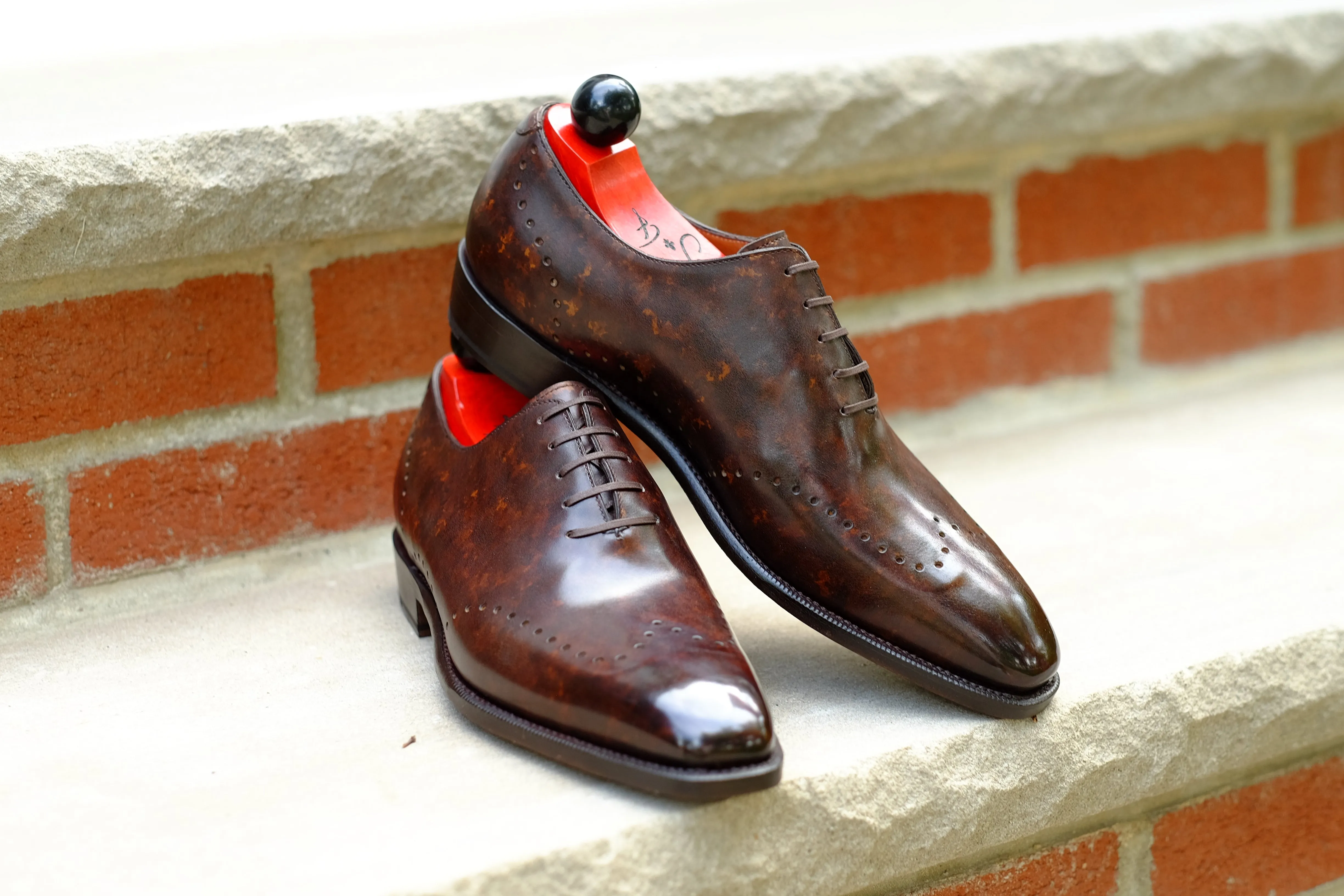 Tony II - Dark Brown Marble Patina - PRE ORDER
