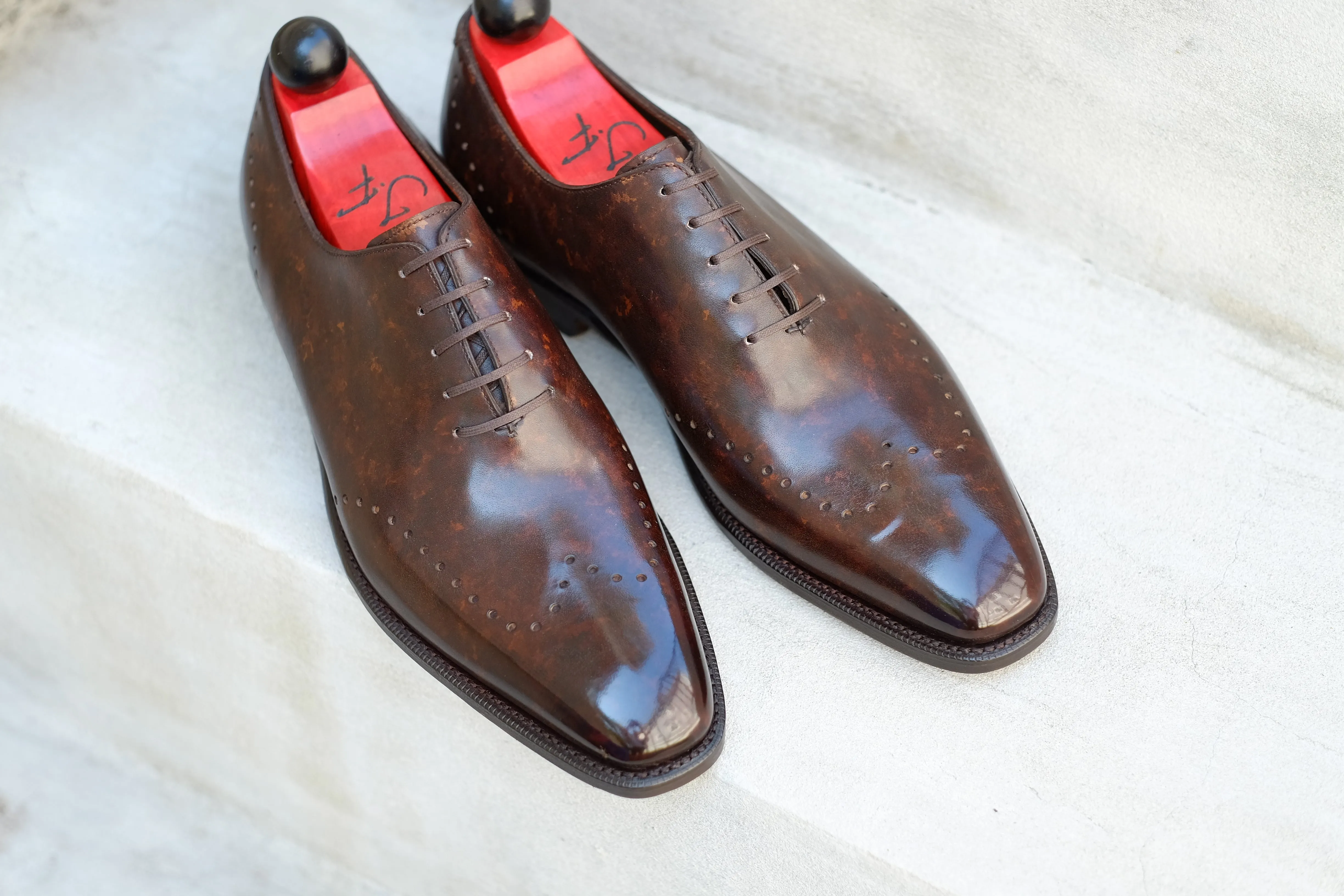 Tony II - Dark Brown Marble Patina - PRE ORDER