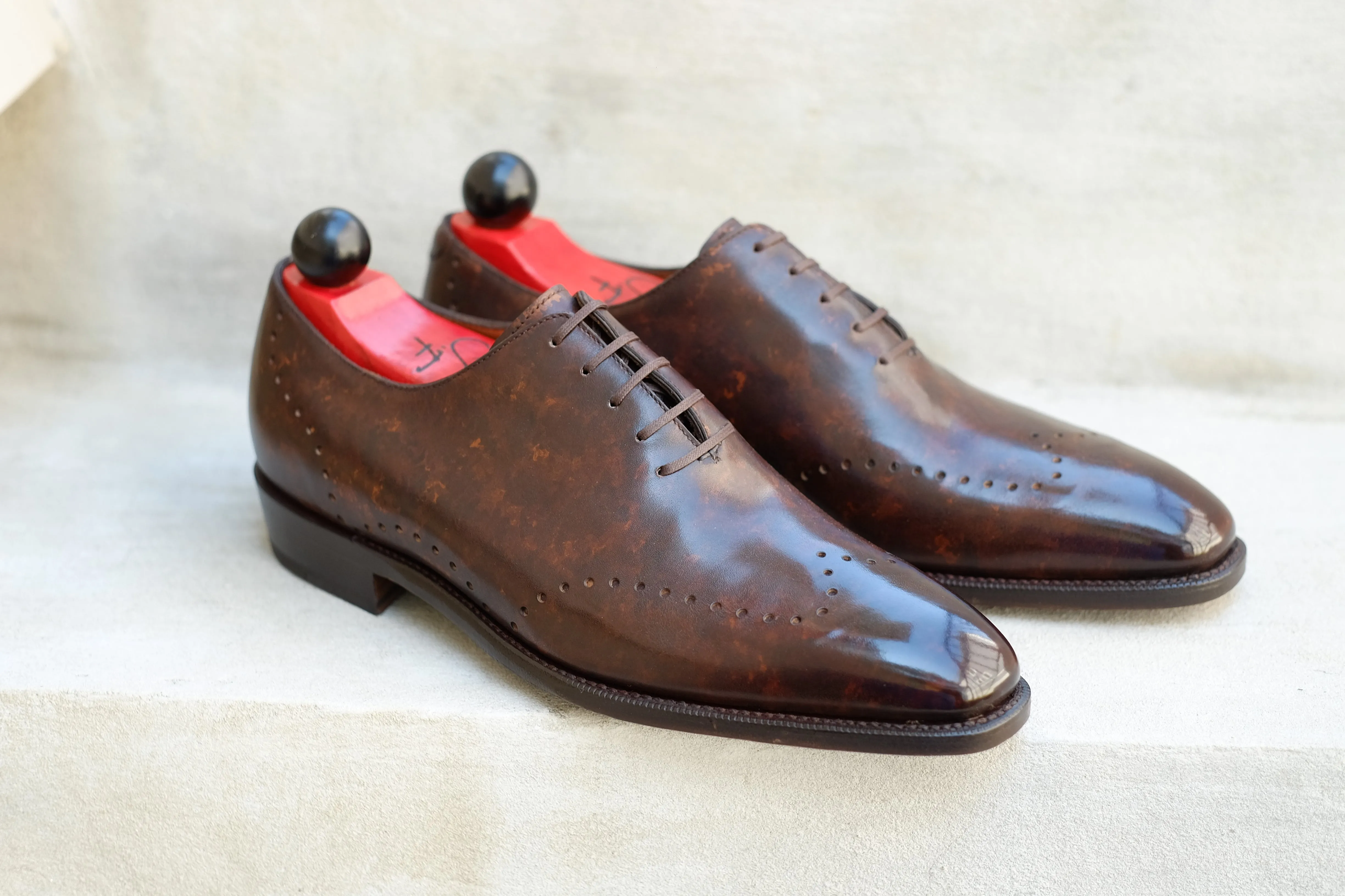Tony II - Dark Brown Marble Patina - PRE ORDER