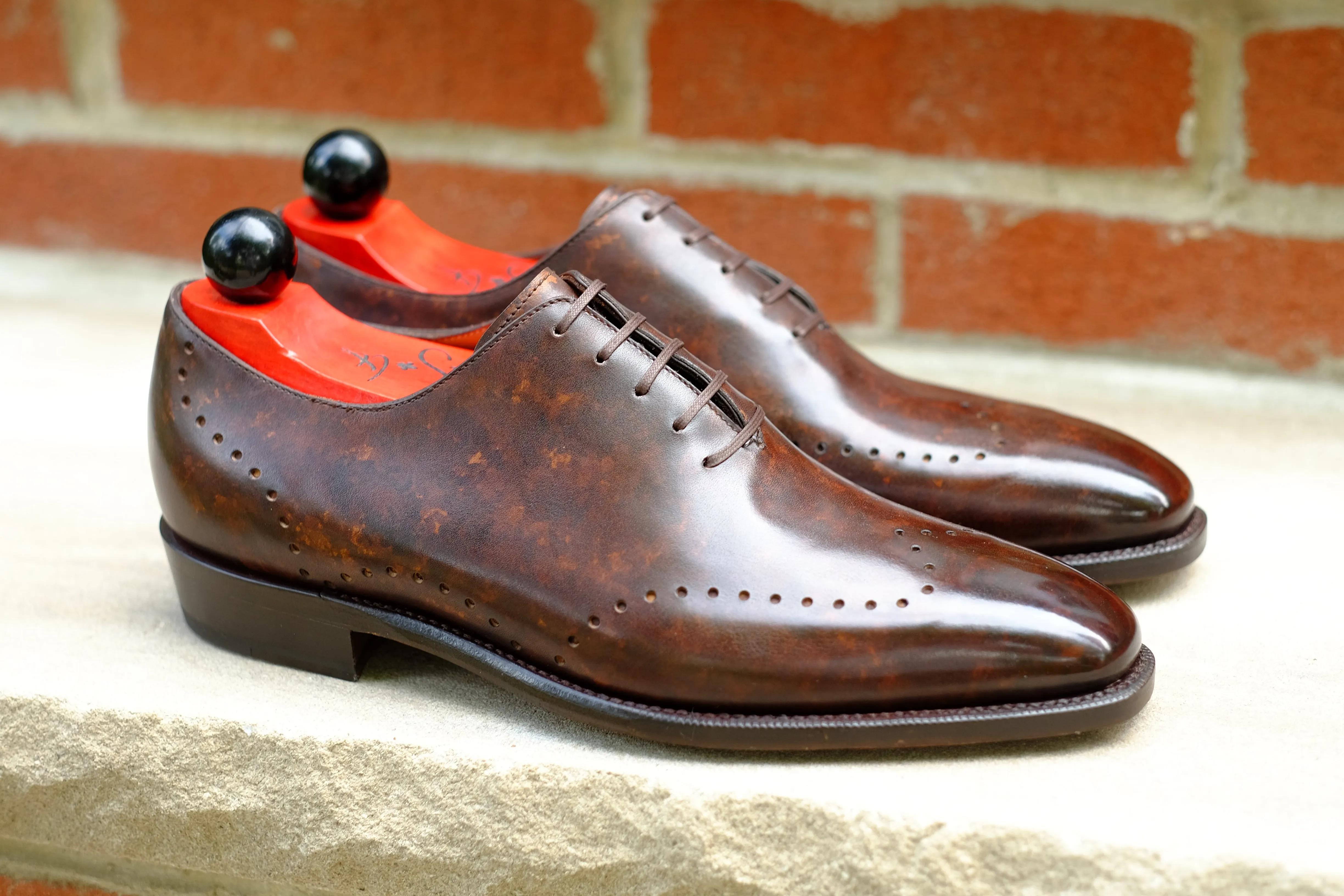 Tony II - Dark Brown Marble Patina - PRE ORDER