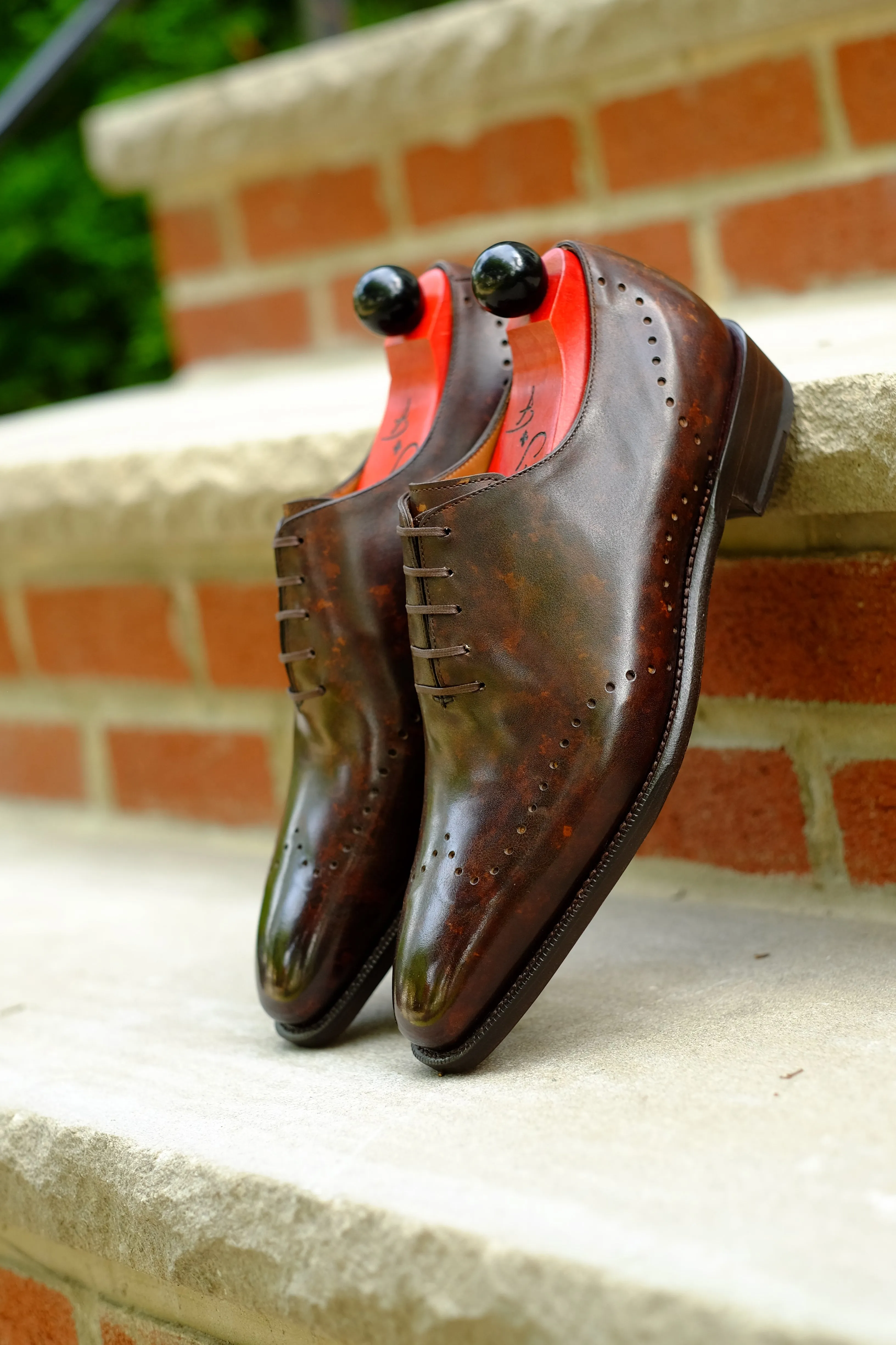 Tony II - Dark Brown Marble Patina - PRE ORDER
