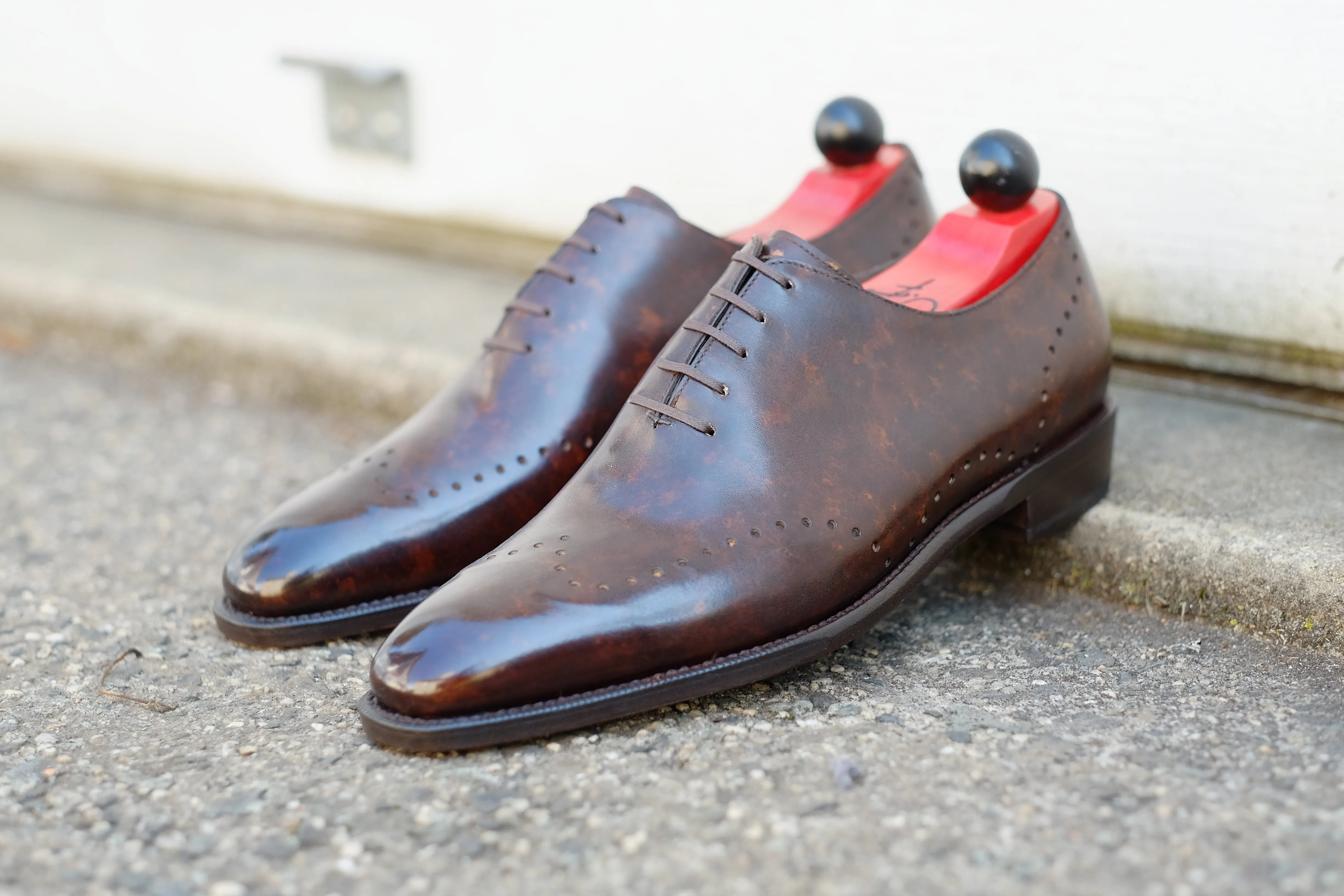 Tony II - Dark Brown Marble Patina - PRE ORDER
