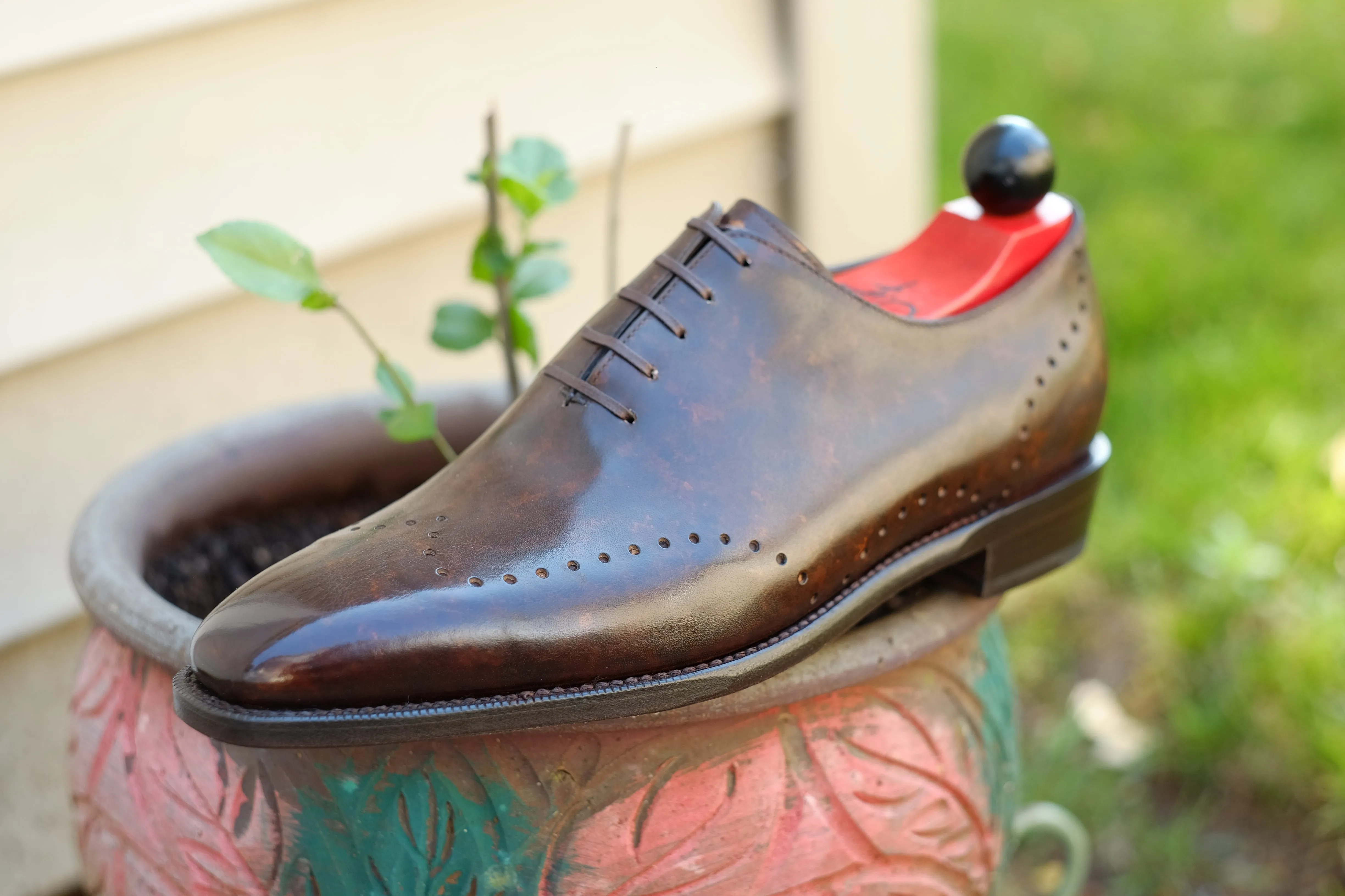 Tony II - Dark Brown Marble Patina - PRE ORDER
